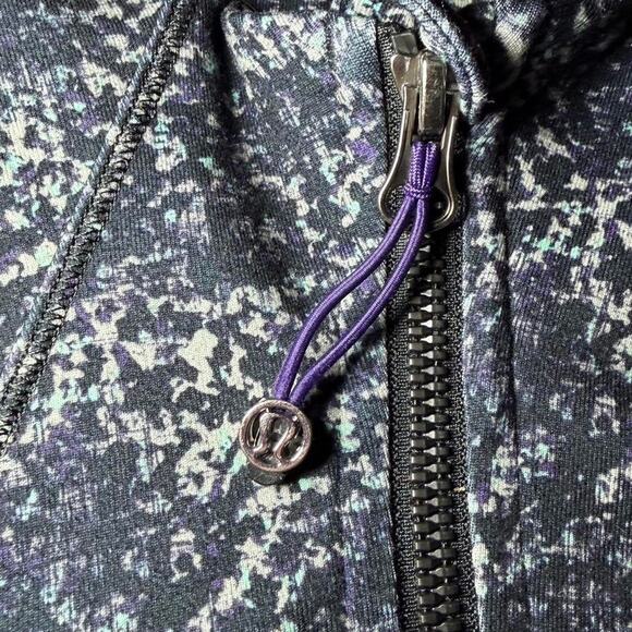 Lululemon Forme Jacket Cuffins Rocky Road Sand Dune Toothpaste Print Size 6 - Picture 4 of 6